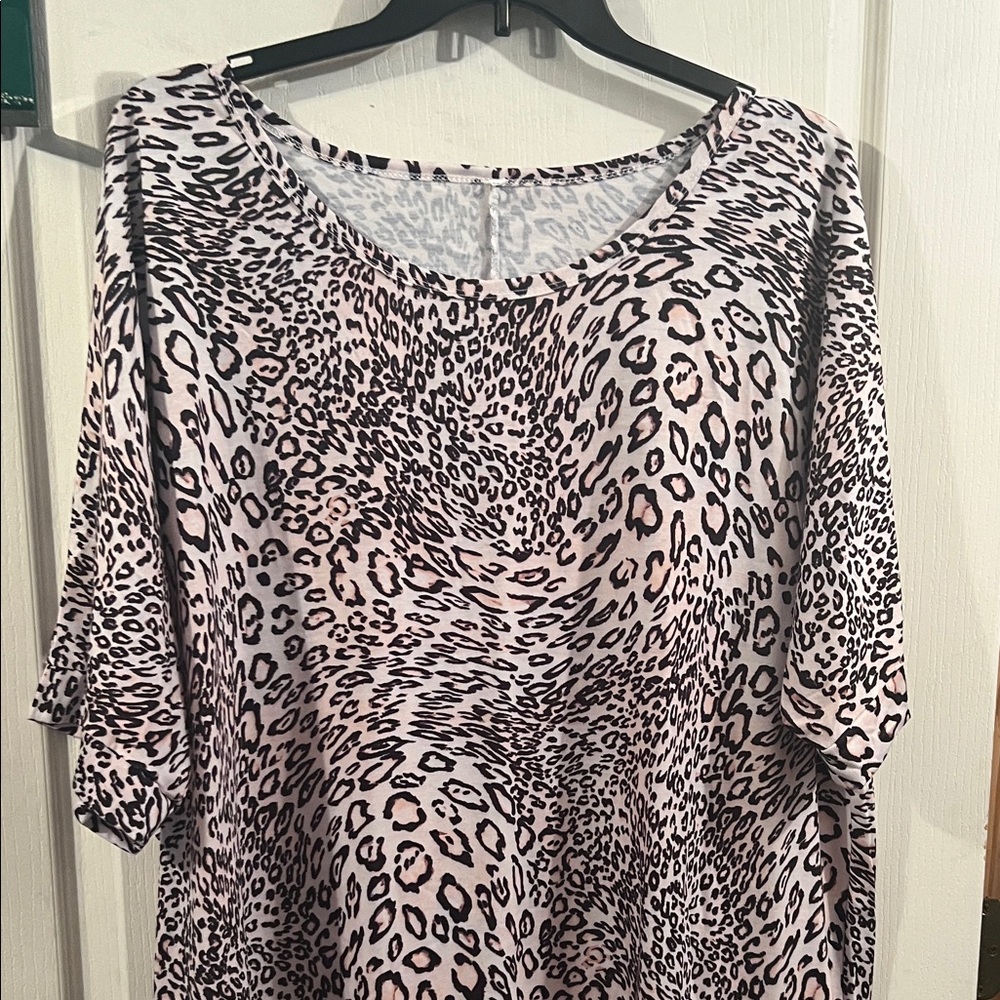 Chic Animal Print Women's Blouse